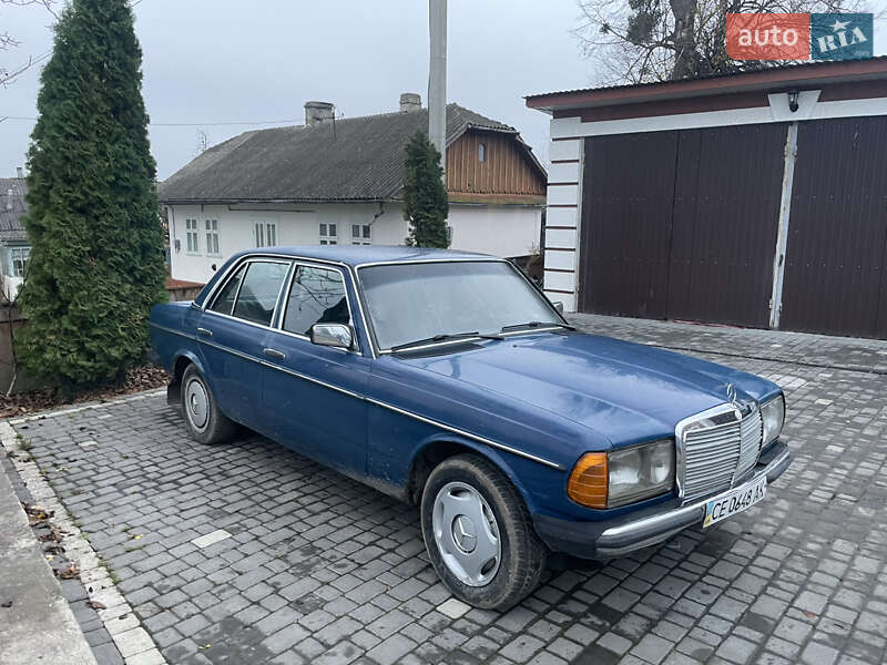 Седан Mercedes-Benz E-Class 1983 в Черновцах