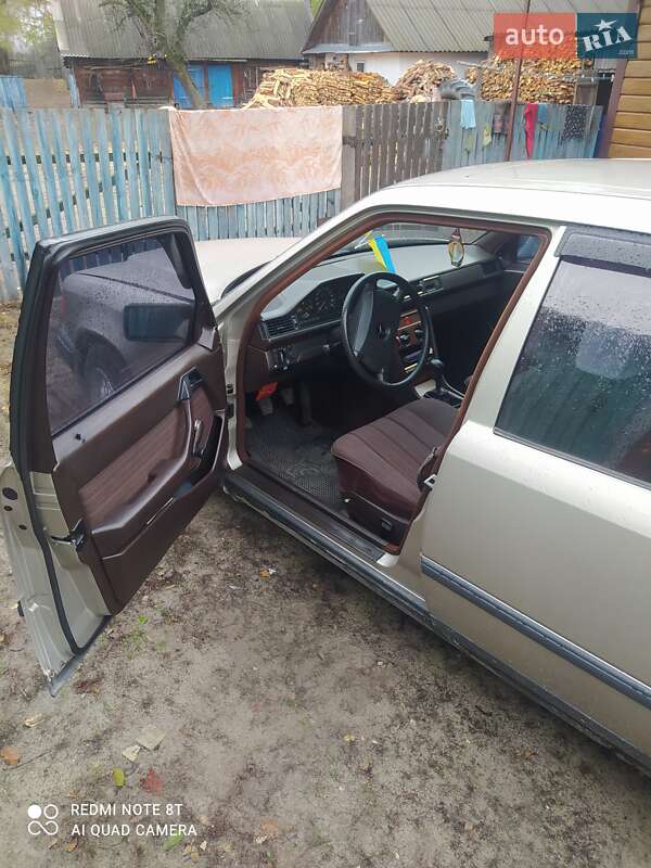 Mercedes-Benz E-Class 1989 Mercedes-Benz E-Class 1989