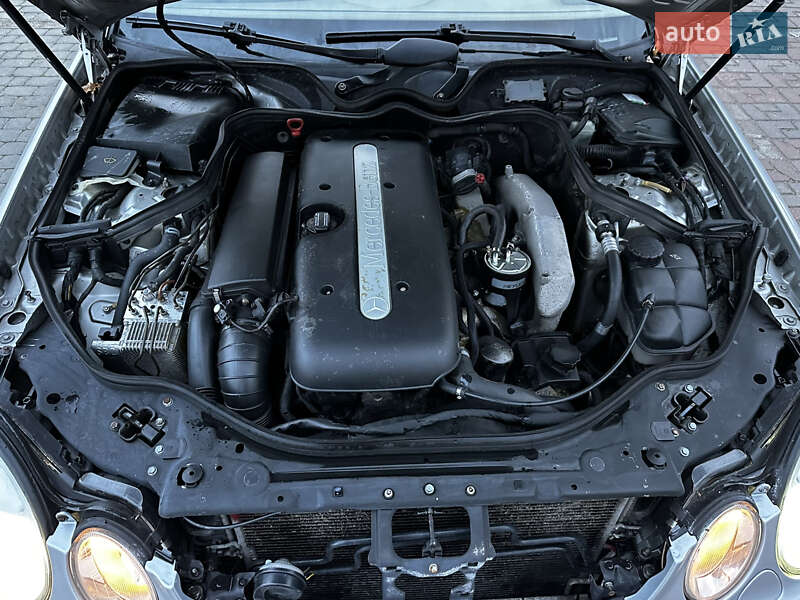 Седан Mercedes-Benz E-Class 2003 в Снятине