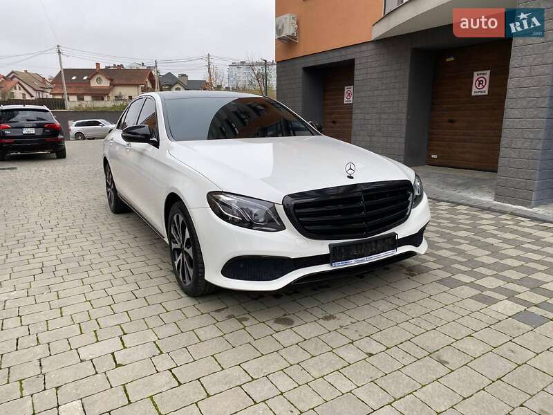 Седан Mercedes-Benz E-Class 2018 в Івано-Франківську