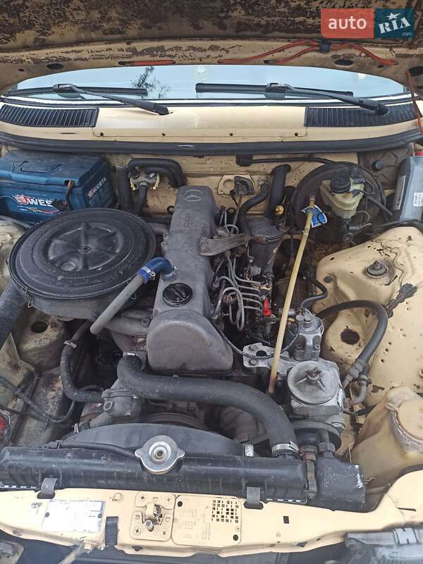 Седан Mercedes-Benz E-Class 1984 в Глухове