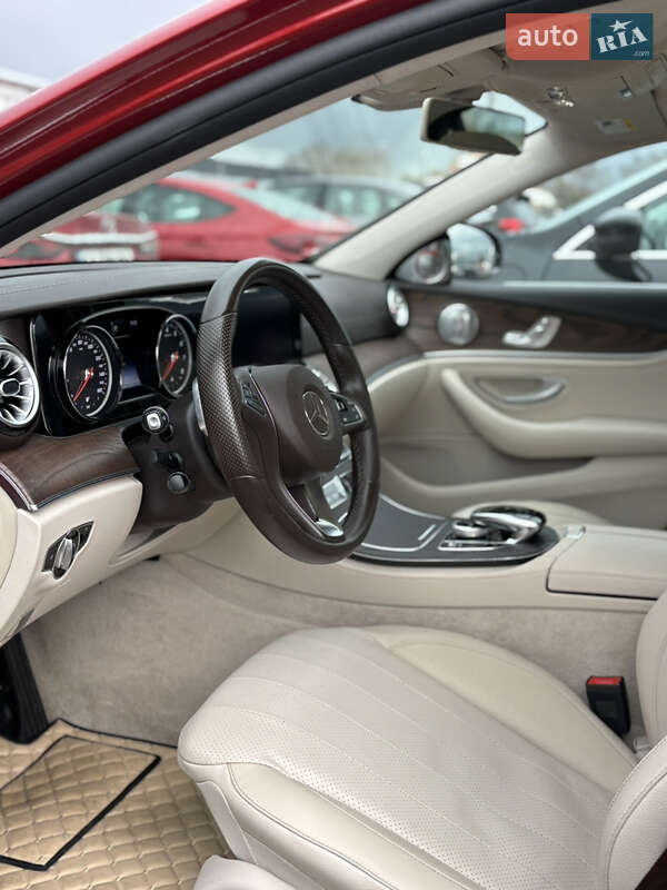 Седан Mercedes-Benz E-Class 2016 в Киеве