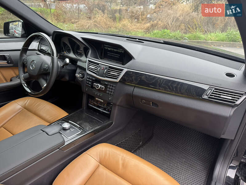 Седан Mercedes-Benz E-Class 2012 в Києві фото 25 Седан Mercedes-Benz E-Class 2012 в Києві