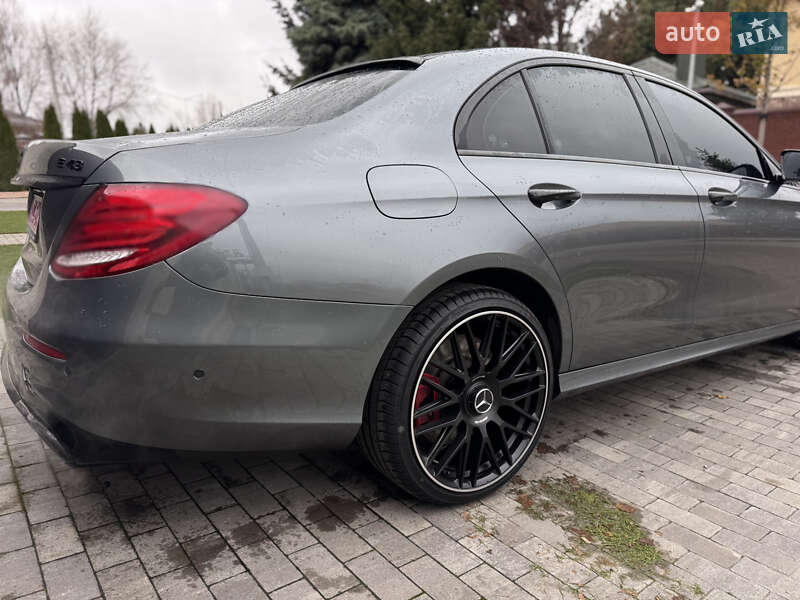 Седан Mercedes-Benz E-Class 2018 в Києві
