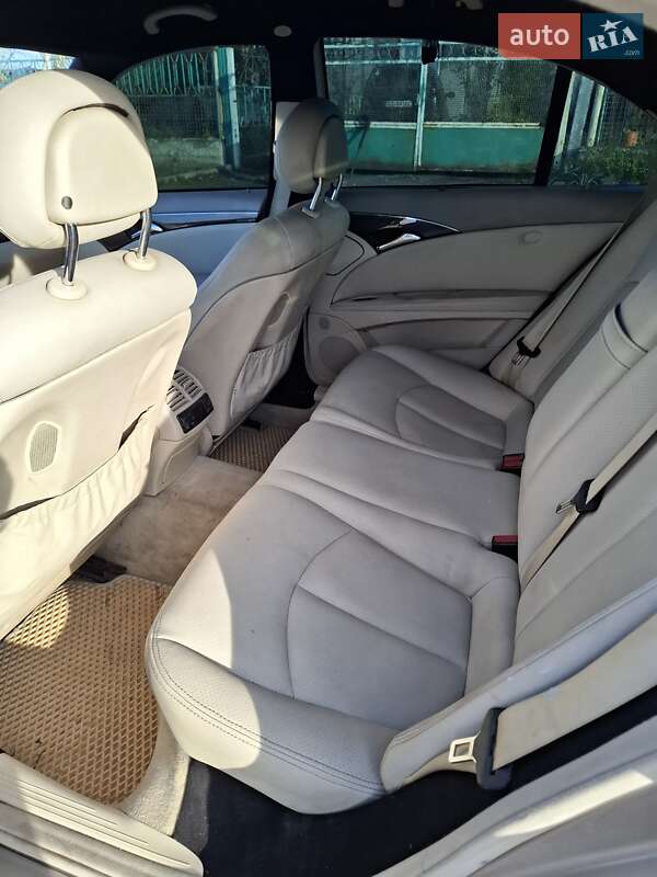 Седан Mercedes-Benz E-Class 2002 в Новому Бузі