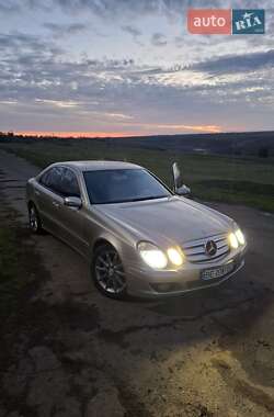Седан Mercedes-Benz E-Class 2002 в Новом Буге