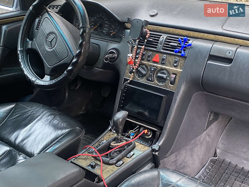 Седан Mercedes-Benz E-Class 1996 в Дрогобичі фото 26 Седан Mercedes-Benz E-Class 1996 в Дрогобичі