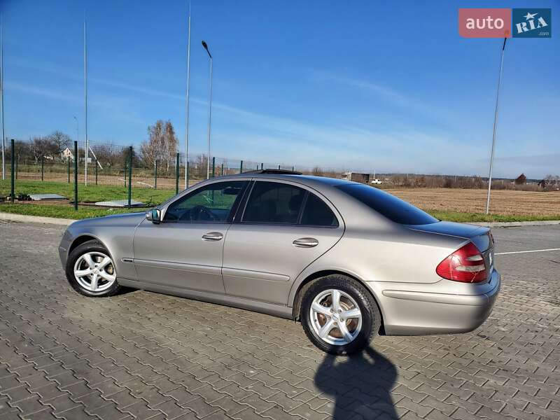 Седан Mercedes-Benz E-Class 2004 в Луцке
