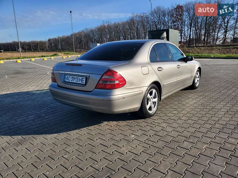 Седан Mercedes-Benz E-Class 2004 в Луцке