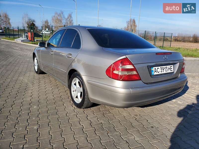 Седан Mercedes-Benz E-Class 2004 в Луцке