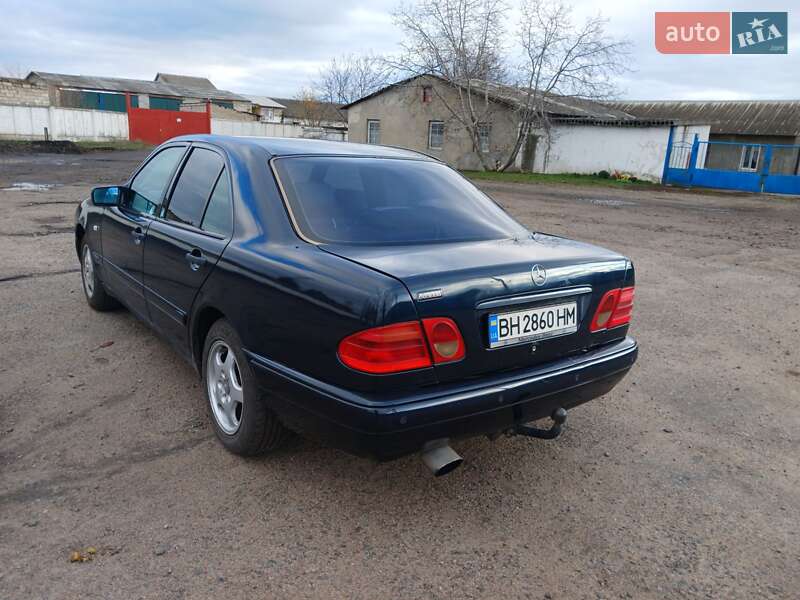 Седан Mercedes-Benz E-Class 1995 в Подільську