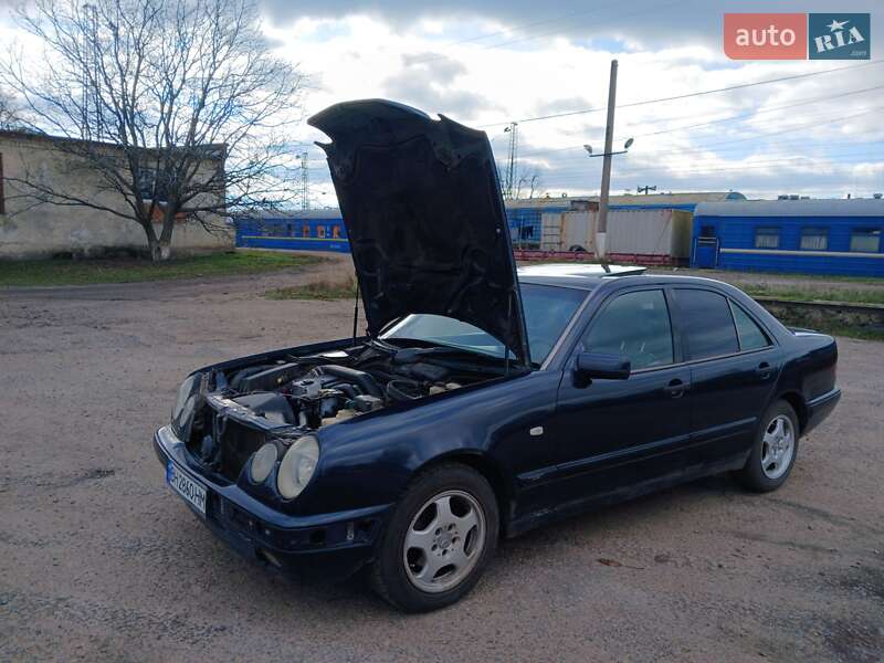 Седан Mercedes-Benz E-Class 1995 в Подільську