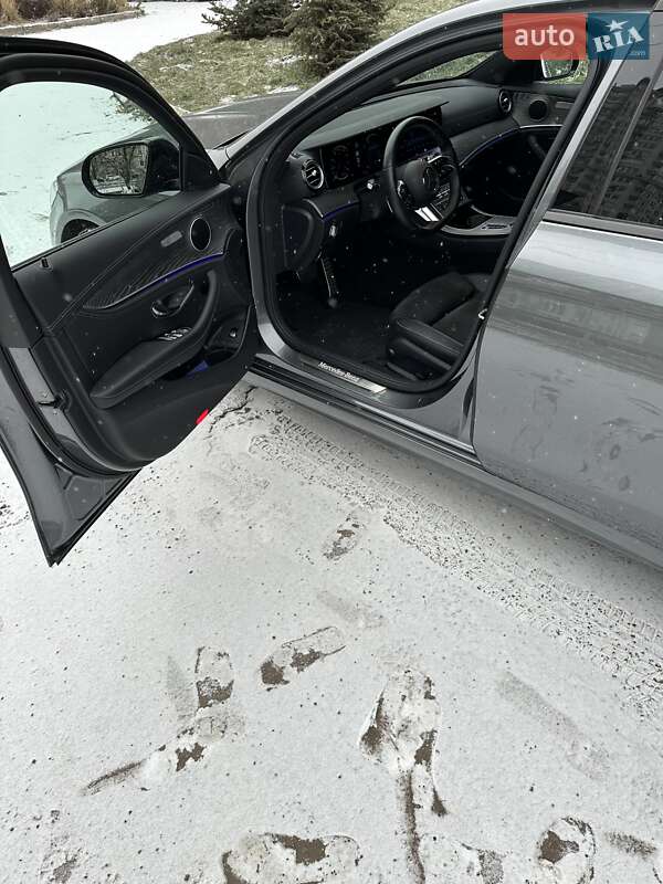 Седан Mercedes-Benz E-Class 2021 в Києві