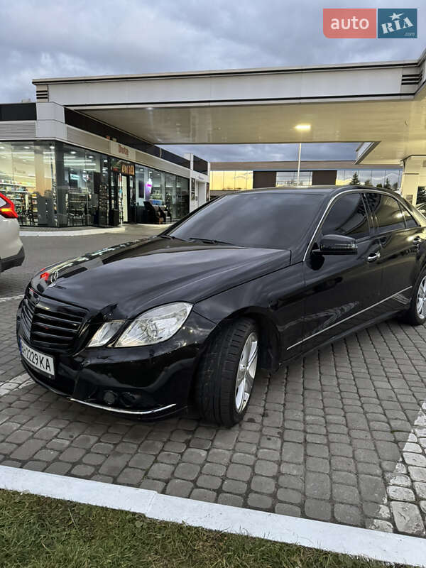 Седан Mercedes-Benz E-Class 2010 в Львові фото 2 Седан Mercedes-Benz E-Class 2010 в Львові