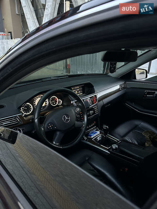 Седан Mercedes-Benz E-Class 2010 в Львові фото 11 Седан Mercedes-Benz E-Class 2010 в Львові