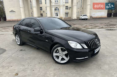 Седан Mercedes-Benz E-Class 2012 в Николаеве