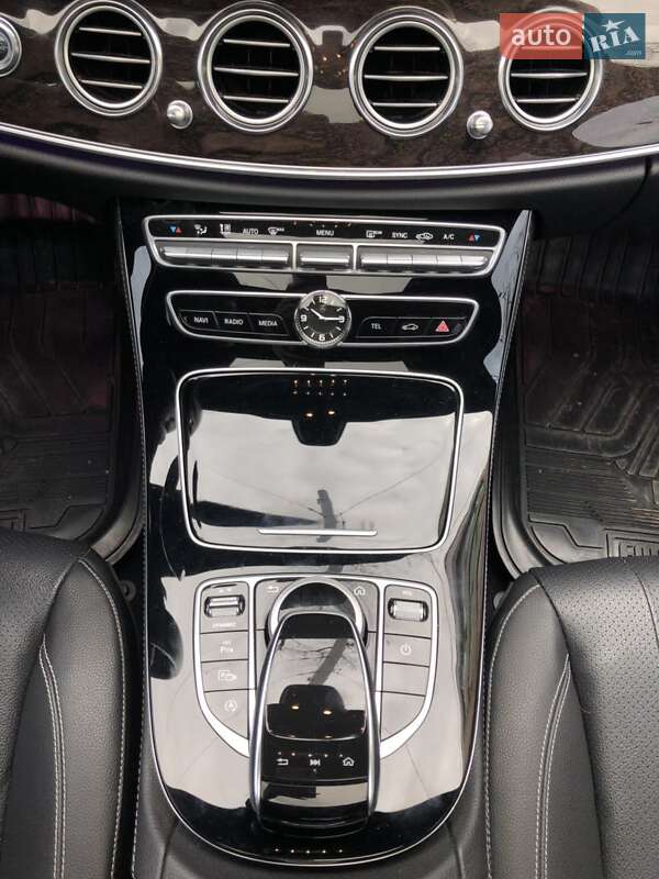 Седан Mercedes-Benz E-Class 2017 в Харкові