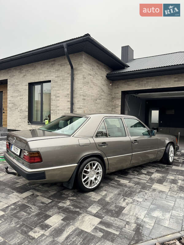Седан Mercedes-Benz E-Class 1991 в Тернополі