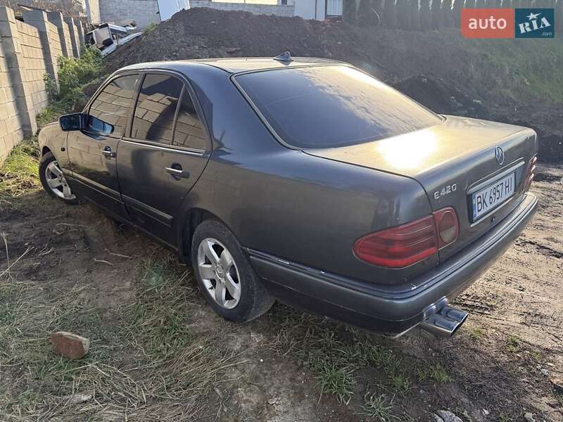 Седан Mercedes-Benz E-Class 1998 в Дубні фото 2 Седан Mercedes-Benz E-Class 1998 в Дубні