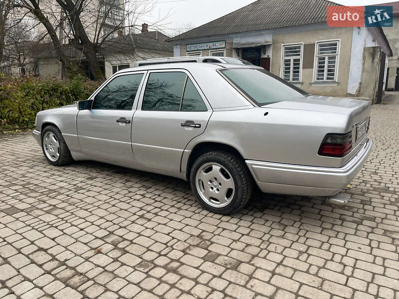 Седан Mercedes-Benz E-Class 1995 в Хотині фото 4 Седан Mercedes-Benz E-Class 1995 в Хотині