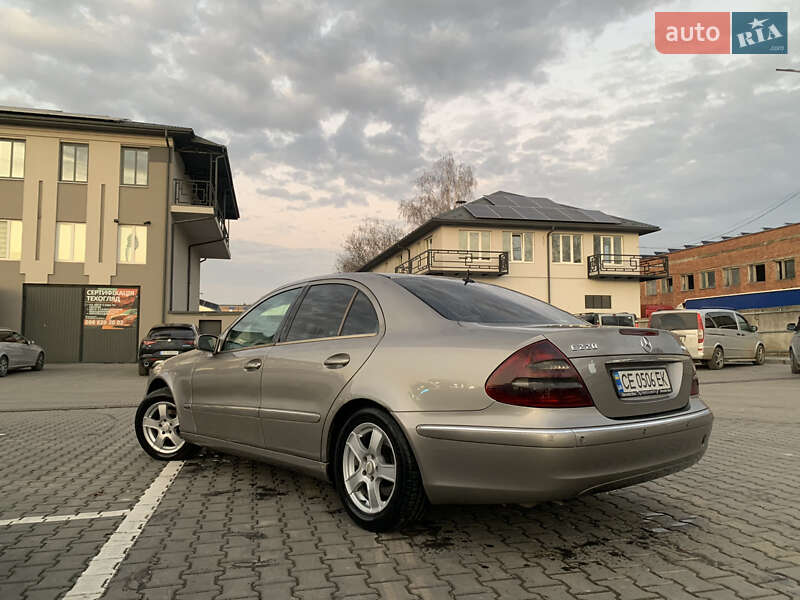 Седан Mercedes-Benz E-Class 2002 в Чернівцях