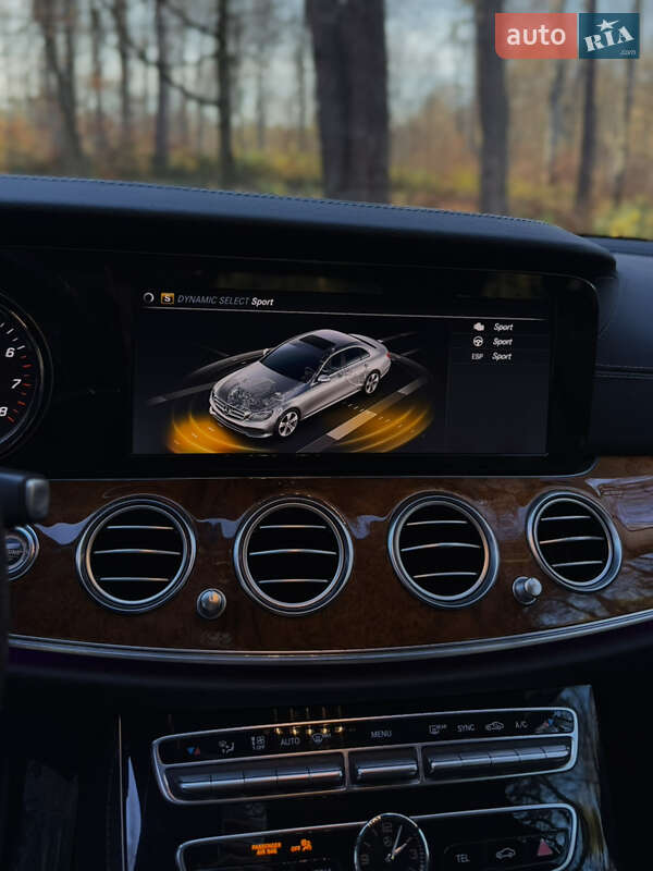 Седан Mercedes-Benz E-Class 2018 в Львове