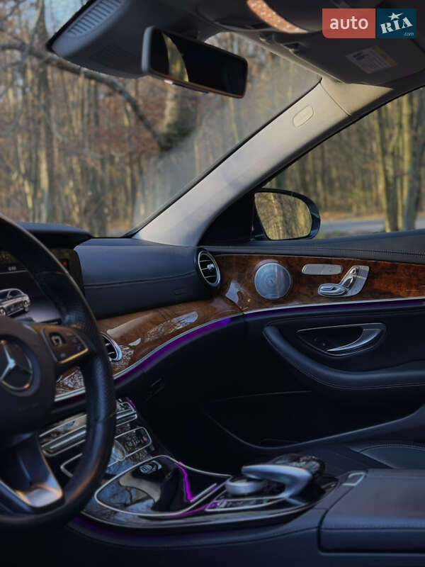 Седан Mercedes-Benz E-Class 2018 в Львове