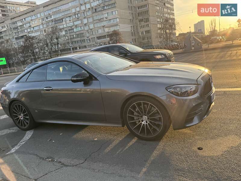 Купе Mercedes-Benz E-Class 2020 в Киеве фото 11 Купе Mercedes-Benz E-Class 2020 в Киеве