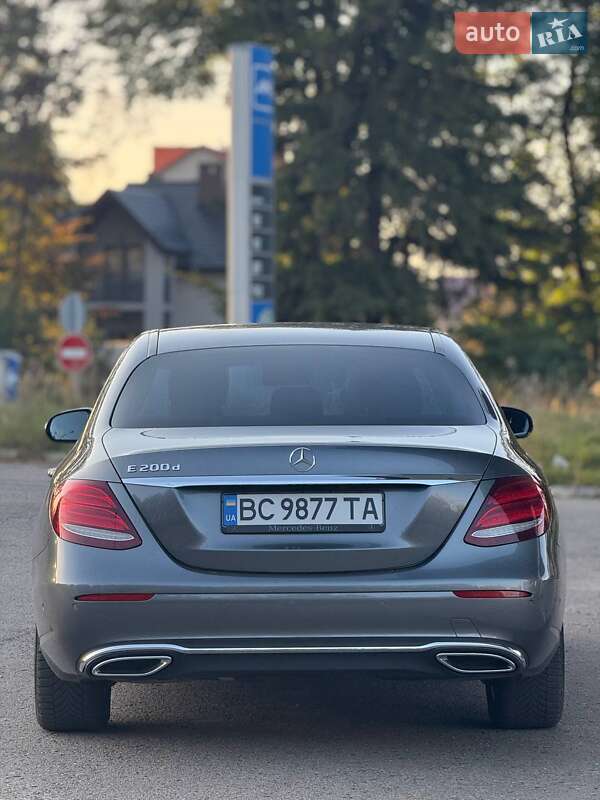 Седан Mercedes-Benz E-Class 2017 в Самборе фото 31 Седан Mercedes-Benz E-Class 2017 в Самборе
