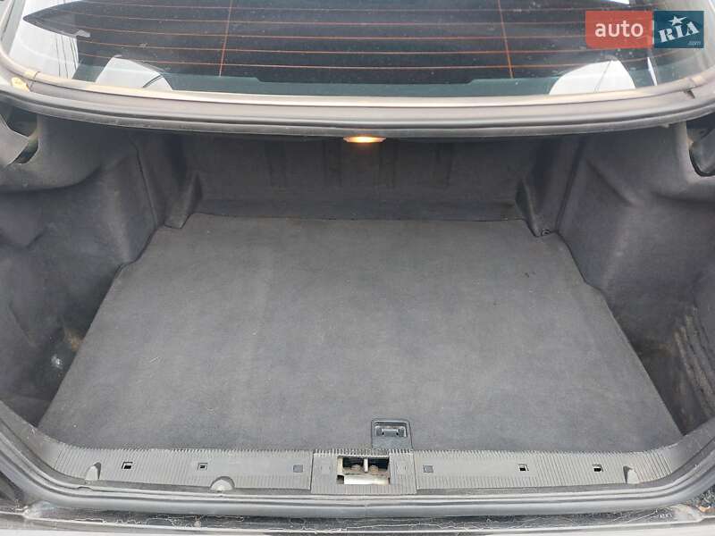 Седан Mercedes-Benz E-Class 2001 в Луцке