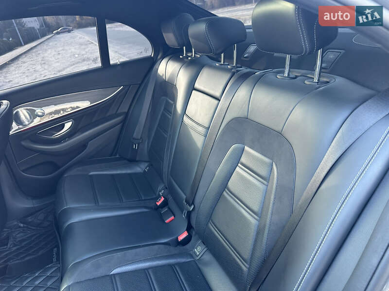 Седан Mercedes-Benz E-Class 2017 в Днепре