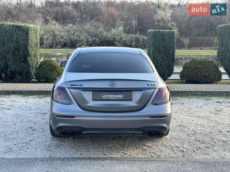 Седан Mercedes-Benz E-Class 2017 в Днепре
