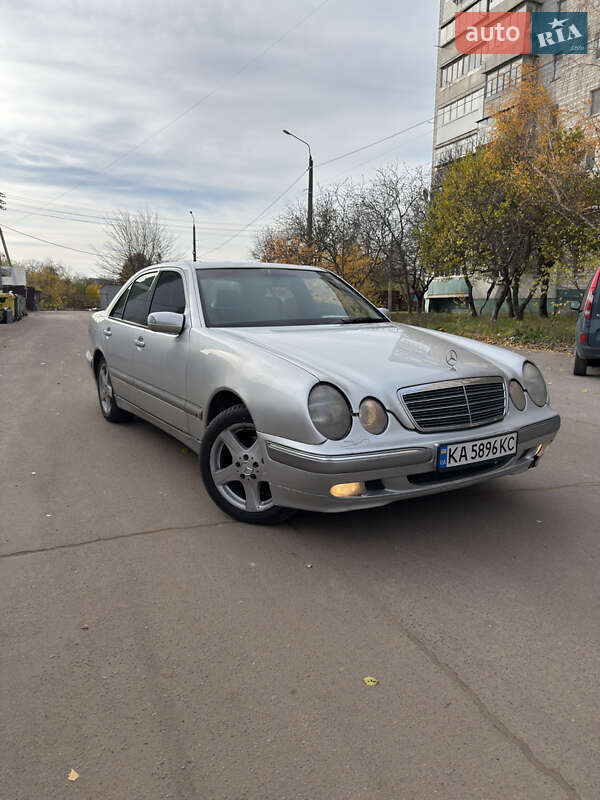 Седан Mercedes-Benz E-Class 2001 в Борисполе