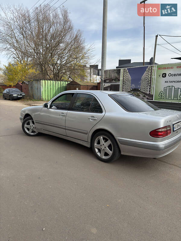 Седан Mercedes-Benz E-Class 2001 в Борисполе
