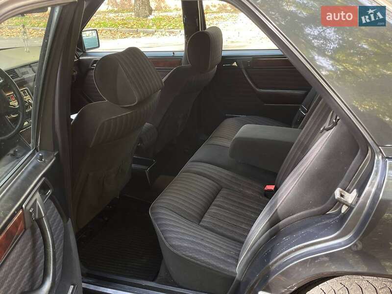 Седан Mercedes-Benz E-Class 1992 в Миколаєві фото 15 Седан Mercedes-Benz E-Class 1992 в Миколаєві
