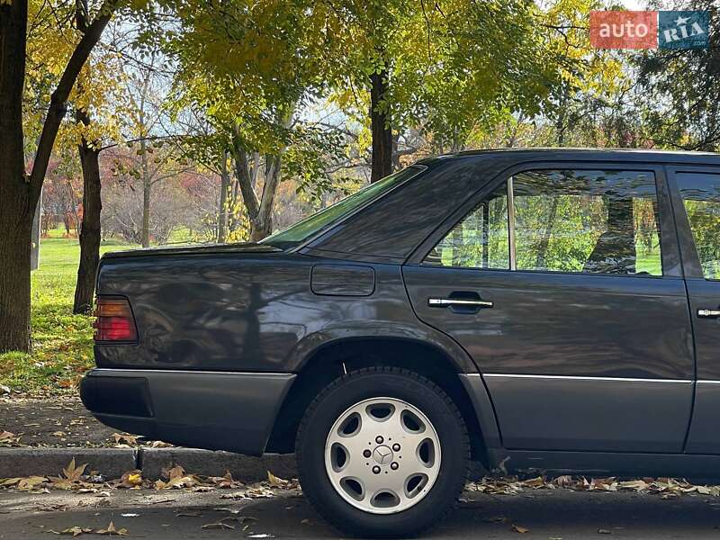 Седан Mercedes-Benz E-Class 1992 в Миколаєві фото 8 Седан Mercedes-Benz E-Class 1992 в Миколаєві