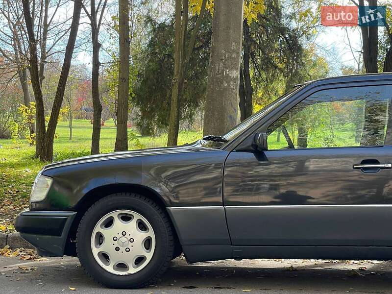 Седан Mercedes-Benz E-Class 1992 в Миколаєві фото 3 Седан Mercedes-Benz E-Class 1992 в Миколаєві