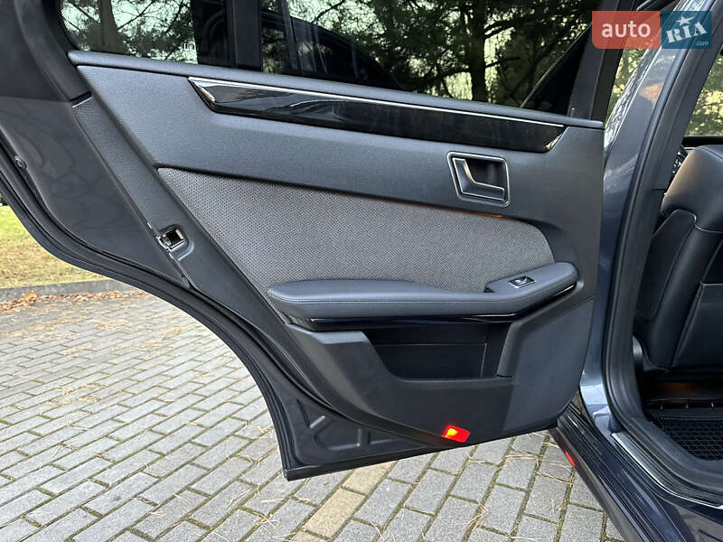 Седан Mercedes-Benz E-Class 2012 в Дрогобыче