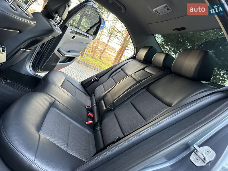 Седан Mercedes-Benz E-Class 2012 в Дрогобыче