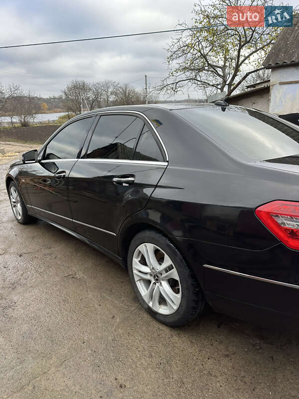 Седан Mercedes-Benz E-Class 2011 в Первомайске фото 17 Седан Mercedes-Benz E-Class 2011 в Первомайске