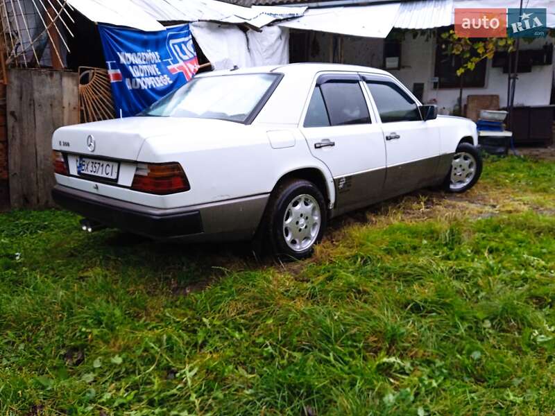 Седан Mercedes-Benz E-Class 1987 в Хмельницком