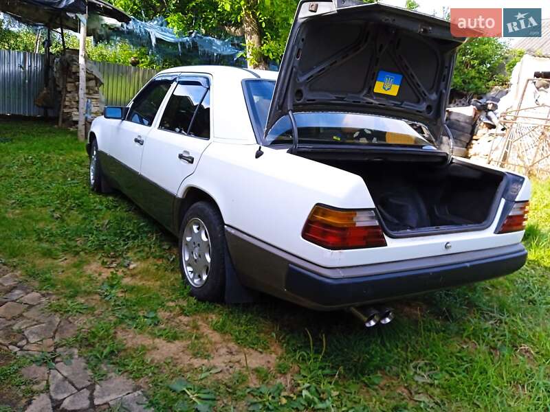 Седан Mercedes-Benz E-Class 1987 в Хмельницком