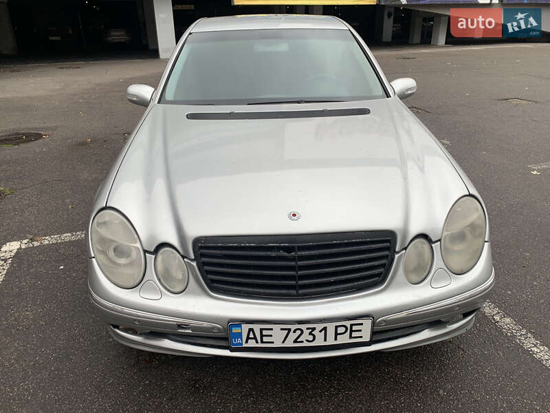Седан Mercedes-Benz E-Class 2002 в Києві