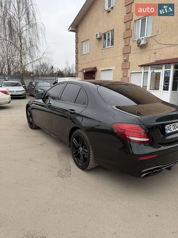 Седан Mercedes-Benz E-Class 2017 в Киеве