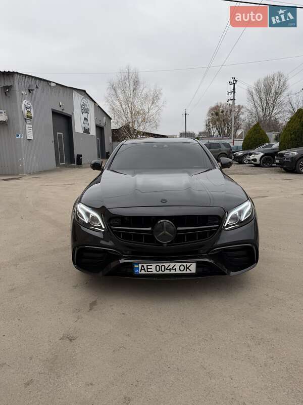 Седан Mercedes-Benz E-Class 2017 в Киеве