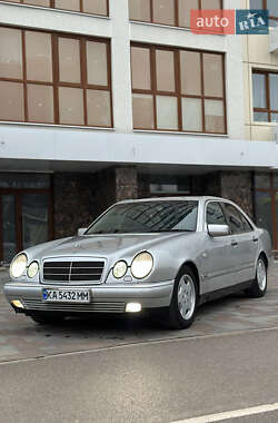 Седан Mercedes-Benz E-Class 1998 в Черкассах