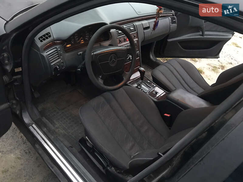 Седан Mercedes-Benz E-Class 1996 в Ременове