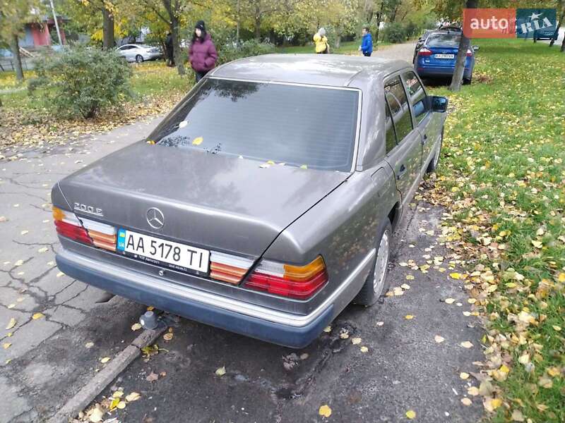 Седан Mercedes-Benz E-Class 1991 в Києві фото 2 Седан Mercedes-Benz E-Class 1991 в Києві