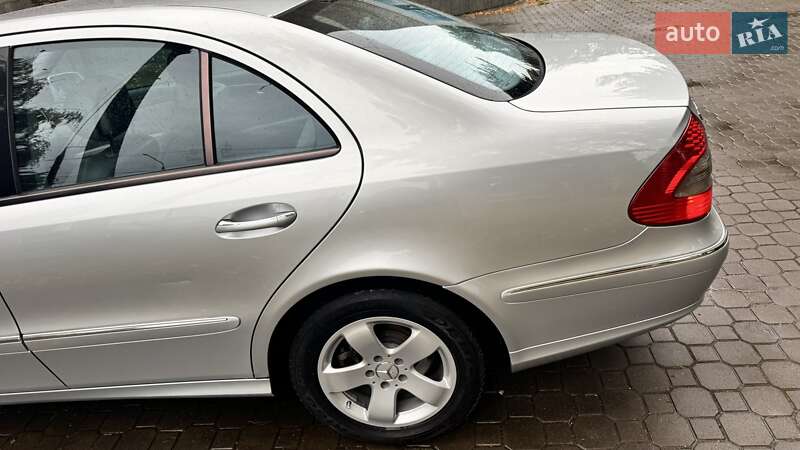 Седан Mercedes-Benz E-Class 2007 в Чернівцях