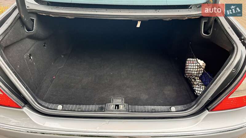 Седан Mercedes-Benz E-Class 2007 в Чернівцях